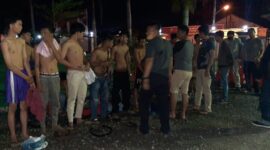 FOTO : Puluhan Remaja Terlibat Tauran yang Diamankan Polisi, Sabtu malam (19/06/20).