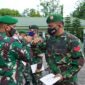FOTO : Komandan KOREM 042/Gapu Brigjen TNI M. Zulkifli memimpin apel pelepasan pasukan Satgas Teritorial gelombang ke III yang akan diberangkatkan ke Papua, Kamis (25/06/20).