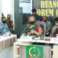 FOTO : Danrem 042/Gapu Brigjen TNI M. Zilkifli Pimpin Rapat Koordinasi Karhutla di ruang C4IRS Makorem 042/Gapu, Jumat (26/06/20).