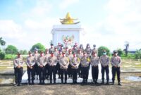 FOTO : Polres Tanjab Barat Saat Melaksanakan Upacara Ziarah dan Tabur Bunga di Makam Pahlawan Yudha Satria Pengabuan, Senin (29/06/20).