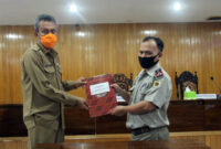 FOTO : Sekretaris Daerah Kabupaten Tanjung Jabung Barat, Ir. H. Agus Sanusi M. Si tandatangani Perjanjian Kerjasama bidang pertanahan antara Pemkab dengan Badan Pertanahan Nasional (BPN) Tanjung Jabung Barat. Senin (29/06/20).