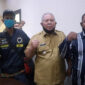 FOTO : Bupati Safrial Mediasi Dengan Perwakilan Pendemo di Ruang Kerja Bupati, Senin (29/06/20).