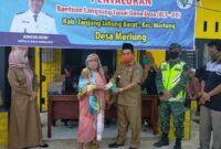 FOTO : Pemerintah Desa Merlung Kecamatan Merlung Kabupaten Tanjab Barat Merlung Menuntaskan Penyaluran BLT Dana Desa (DD) Tahap II TA 2020, Selasa (30/06/20)