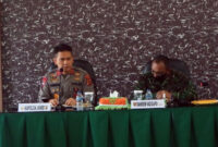 FOTO : Danrem 042/Gapu Brigjen TNI M. Zulkifli bersama Kapolda Jambi Irjen Pol Firman Shantyabudi Memimpin Rapat Koordinasi Pengendalian Karhutla Prov Jambi Tahun 2020, di Makorem 042/Gapu, Senin (20/07/20).