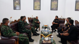 FOTO : Danrem 042/Gapu Brigjen TNI M. Zulkifli saat Menerima Audensi dari Sentra Komunikasi atau Senkom Mitra Polri Provinsi Jambi di Makorem, Selasa (21/07/20).