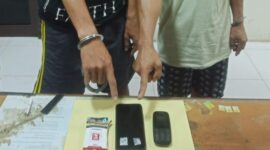 FOTO : Kedua Pelaku Menunjuk Barang Bukti Turut Diamankan, Rabu (28/07/20)