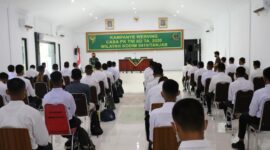 FOTO : Dandim 0419/ Tanjab Letkol Inf Erwan Susanto S.IP Pada Acara Arahan dan Pembekalan pada Casis Bintara PK TNI AD di Mkodim 0419/Tanjab, Rabu (19/08/20)