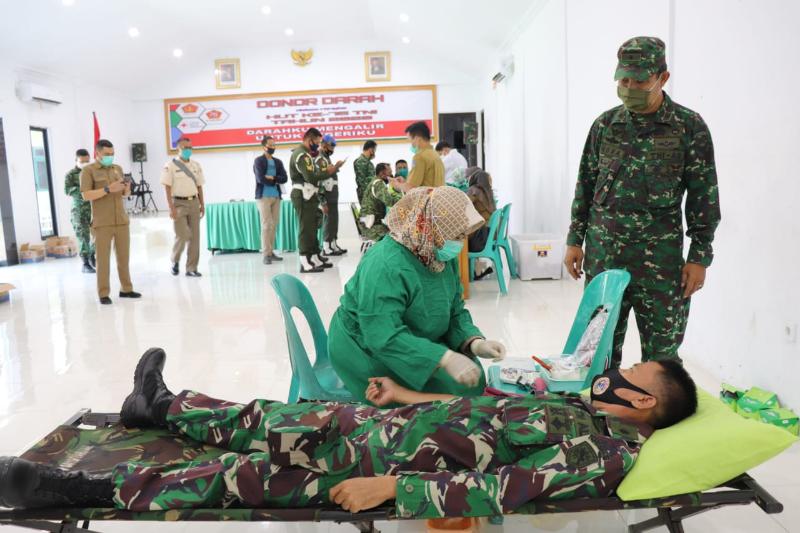 FOTO : Donor Darah dalam Rangka HUT TNI Ke 75 di Kodim 0419/Tanjab, Selasa (22/09/20)