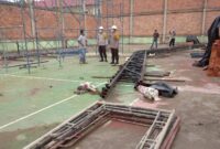 FOTO : Kapolres AKBP Guntur Saputro, SIK, MH Ketuka Meninjau Progress Pembangunan Rehabilitasi Hall Badminton Polres Tanjab Barat, Senin (30/11/20).