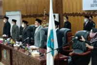 FOTO : Dewan Perwakilan Rakyat Daerah (DPRD) Tanjab Barat menggelar Rapat Paripurna dalam rangka serah terima jabatan Bupati dan Wakil Bupati Tanjab Barat dan Pidato Sambutan Bupati Tanjab Barat, Senin (01/03/21).