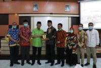 FOTO : Wabup Hairan bersama Anggota Komisi III DPRD bersamaan Wabup Inhil H. Syamsuddin Uti saat Kunjungan Kerja sekaligus Silaturrahim, Kamis (01/04/21).