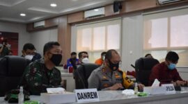 Kapolda Jambi Irjen Pol A Rachmad Wibowo Saat Mengikuti Launching Aplikasi Sinar secara Vicon di Mapolda Jambi, Selasa (13/04/21).