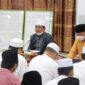 FOTO : Bupati KH. Anwar Sadat Saat Pimpin Pengajian Ramadhan, Tausiyah dan Wiridan Thoriqoh di Rumah Dinas Jum’at (16/04/21).