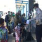 FOTO : Aktipitas Penumpang dari Batam di Pelabuhan Roro Kuala Tungkal, Kab.
Tanjab Barat.