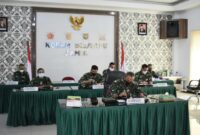 Danrem 042/Gapu Brigjen TNI M. Zulkifli Ikuti Rapat Program Serbuan Vaksinasi Nasional. FOTO : KAPENREM042