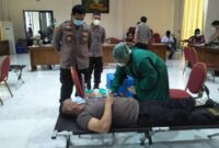 Pelaksanaan Kegiatan Bakti Kesehatan Donor D arah Dalam Rangkaian HUT Bhayangkara ke-75, Polres Tanjab Barat, Rabu (23/06/21). 