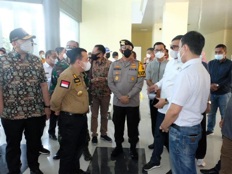 Gubernur Jambi H. Al Haris Saat Meninjau Rumah Sakit Umum Daerah (RSUD) Raden Mattaher Jambi, Sabtu (10/07/21). FOTO : Istimewa