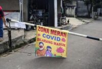 Sumber Foto dok/Antara/Muhammad Iqbal Kawasan Zona Merah di wilayah Tangerang Selatan.