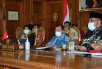 Gubernur H. Al Haris Saat Rapat Virtual Terkait PPKM Level 4 Kota Jambi, Jumat (20/8/21). FOTO : KOMINFO