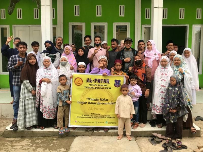 Aliansi Pemuda Tanjung Jabung Barat Saat kunjungan ke yayasan Panti Asuhan Aissiyah Muhammadiyah Kuala Tungkal, Jumat (1/10/21).