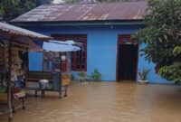 Desa Tanjung Paku Kebanjiran, 36 KK Terdampak Akses ke Desa Lumpuh Total, Kamis (18/11/21). FOTO : ISTIMEWA.