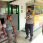 Kapolres Muaro Jambi, AKBP Yuyan Priatmaja bersama Jajaran Saat Berikan Pengecekan Kesehatan para Sopir di KM 39 Tanjung Pauh, Mestong, Sabtu (11/12/21). FOTO HMS PMJ