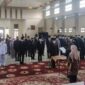Bupati Muaro Jambi Hj. Masna Busro, SE, M.Tr.IP Saat Melantik 48 pejabat Eselon III dan IV di Gedung Serbaguna Kabupaten Muaro Jambi Sabtu (18/12/21). FOTO : Noval