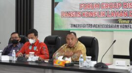 Danrem 042/Gapu Brigjen TNI M.Zulkifli Ketika Menjadi Narasumber pada FGD Pansus Konflik Lahan DPRD Prov Jambi, Minggu, (19/12/21). FOTO : Penrem.