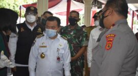Danrem 042/Gapu Dampingi Gubernur Jambi Pantau Pelaksanaan Natal di Kota Jambi. FOTO : PENREM