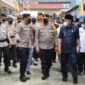 Kapolda Jambi, Irjen Pol Albertus Rachmad Wibowo dan Wagub Jambi H Abdullah Sani Meninjau Vaksinasi Massal di Kerinci, Jumat (7/1/22). FOTO : Ist/Noval