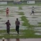 Lapangan Stadion Tri Lomba Juang KONI Jambi Digenangi Air Hujan
