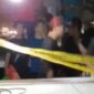 Polisi Memasang Police Line di TKP Penemuan Mayad Blok D Pasar Angso Dua Jambi, Sabtu (22/1/22). FOTO : Tangkapan Layar.