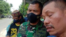 Dandim 0415/Jambi Kolonel CZI Sriyanto dan Tindas Baraza ayah Alm. Praru Tumpal. FOTO : Ist