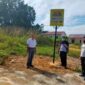 Polisi Datangi Baleho Tangkap Maling Terpampang di Area Perumahan Mendalo Residence Residence RT 08, Desa Simpang Sungai Duren, FOTO : Noval/Istimewa