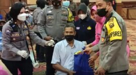 Polda Jambi dan Polresta Jambi kembali melaksanakan vaksinasi massal lanjutan di Ratu Convention Center (RCC) Kota Jambi, Sabtu (12/02/22). FOTO : Humas.