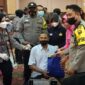 Polda Jambi dan Polresta Jambi kembali melaksanakan vaksinasi massal lanjutan di Ratu Convention Center (RCC) Kota Jambi, Sabtu (12/02/22). FOTO : Humas.