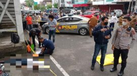 Tim Inafis Polresta Jambi tiba di TKP dan langsung meng identifikasi korban. FOTO : Ddy/Val.