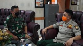 Danrem 042/Gapu Brigjen TNI Supriono Saat di Kantor BPBD Provinsi Jambi. FOTO : Penrem.