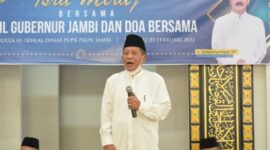 FOTO : Wagub H. Abdullah Sani Saat Sambutan Peringatan Isra' Mi'raj lingkup Dinas PUPR Provinsi Jambi di Musholla Al-Ikhlas Dinas PUPR Provinsi Jambi, Rabu (23/02/22).