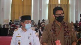 Gubernur Jambi Al Haris bersama Menteri Pariwisata dan Ekonomi Kreatif RI Sandiaga Salahuddin Uno. FOTO : Istimewa