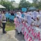 Ratusan Siswa SMAN 3 Nagasari Mestong Gelar Demo di halaman sekolah mereka, Senin (7/3/22). FOTO : Noval.