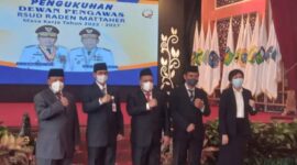 Gubernur Jambi, Al Haris Lantik dan Kukuhkan Dewan Pengawas RSUD Raden Mattaher Jambi, Rabu (9/3/22). FOTO : IST