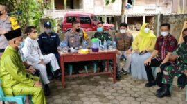 Vaksinasi di Desa Bakung, Kapolres Muaro Jambi Zoom Lansung demgan Kapolri. FOTO : Humas PMJ