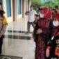 Kapolresta Jambi Kombes Pol Eko Wahyudi, SIK, MH mengantar kembali Putri Wapres ke Bandara.