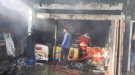 Sejumlah Rumah Warga dan Ruko di Lorong Cendana Ludes Terbakar. FOTO : Noval
