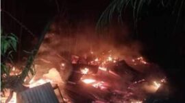 Tampak Koban Api Memakan Badan Rumah. FOTO : Tangkapan Layar