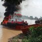 Kapal TB Bojoma 2906 yang Mengalami Kerbakaran Saat Isi BBM. FOTO : Humas PMJ