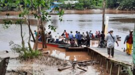 Aktivitas Jasa Perahu Penyebrangan di Desa Kuala Indah. FOTO : Ns/Lt