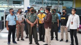 Danrem 042/Gapu Brigjen TNI Supriono Saat Tinjau Terminal Bandara STS Jambi di walayah Jambi, Kamis (28/4/22). FOTO : PENREM.