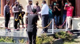 Danpos Ramil Karubaga Hadiri Penyerahan Penghargaan Kapolda Papua Kepada Bupati Tolikara